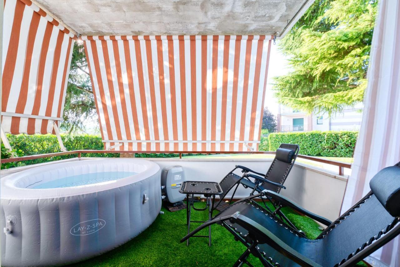 Wolf House - Peschiera Holiday - Jacuzzi Privata Peschiera del Garda Eksteriør bilde