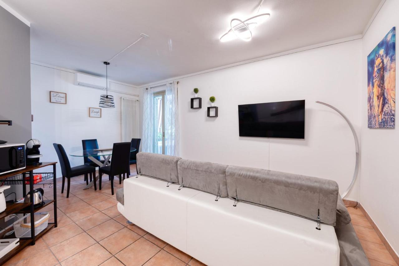Wolf House - Peschiera Holiday - Jacuzzi Privata Peschiera del Garda Eksteriør bilde